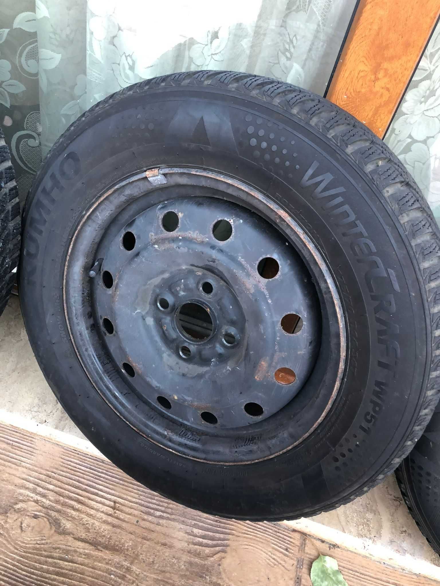 ЗИМНИ ГУМИ С ДЖАНТИ 14 - 175/70/14 - KUMHO