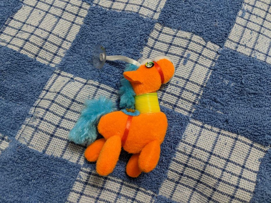 Мягкая игрушка для детей, в машину, дом на липучке в виде лошади