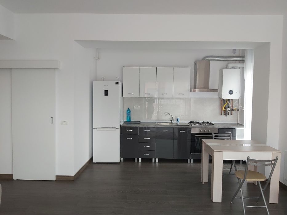 De închiriat apartament cu 2 camere