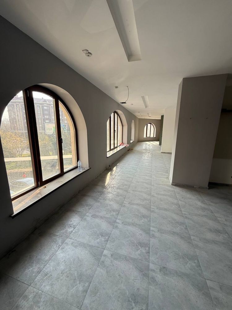 Центр Ц2 Новостройка Real House Коммерческое помещение, 376м2. 1 Линия