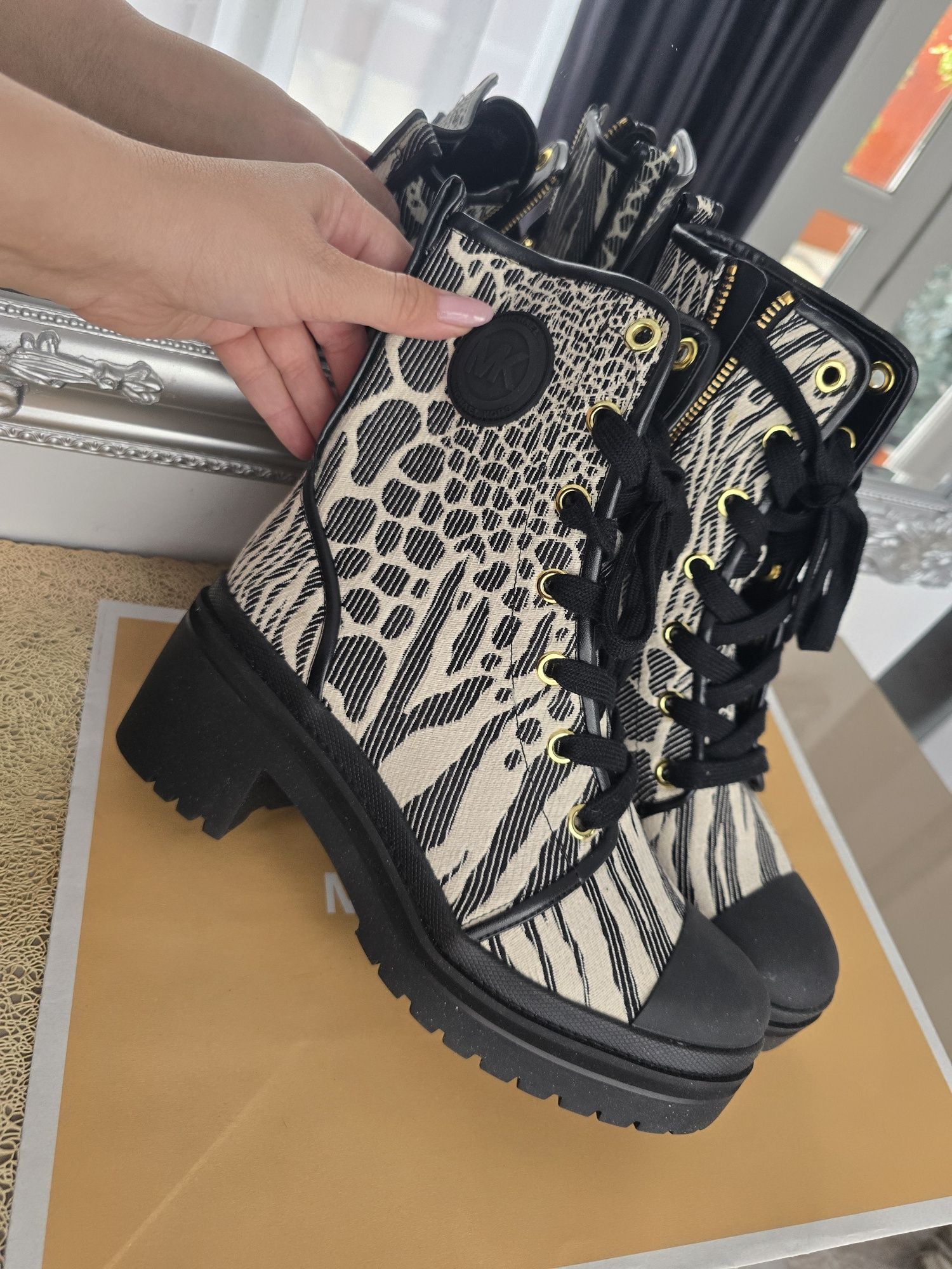 Ghete primavara textil Michael Kors