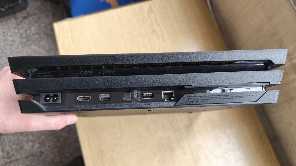 PlayStation 4 Pro/1TB/