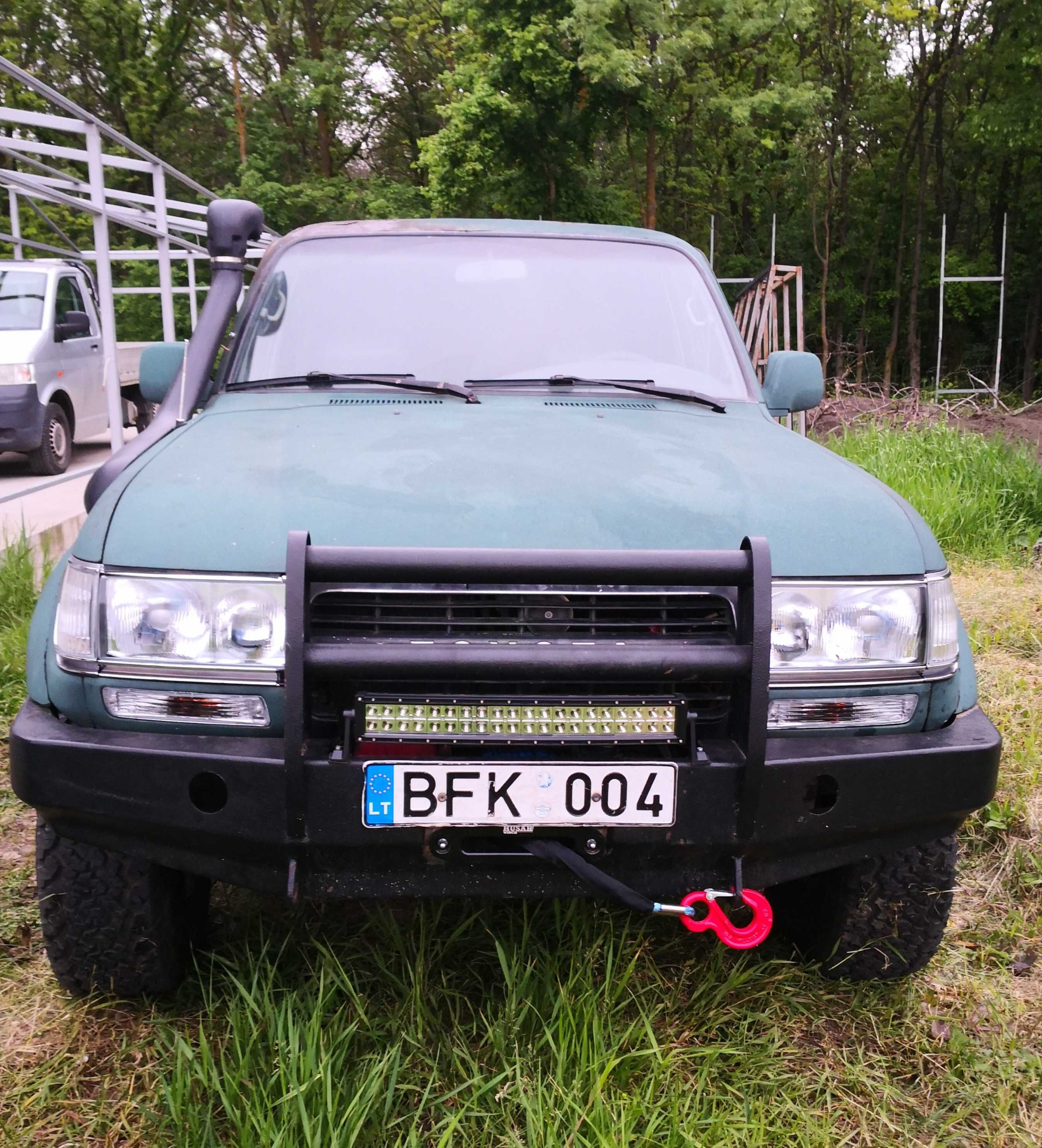 TOYOTA LandCruiser FZJ80