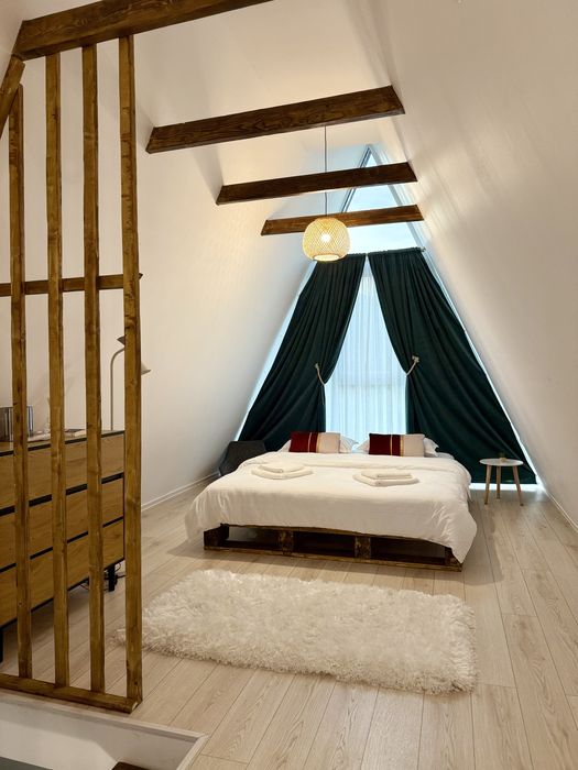 Cabana A-Frame cu jacuzzi & priveliști montane în Sibiel