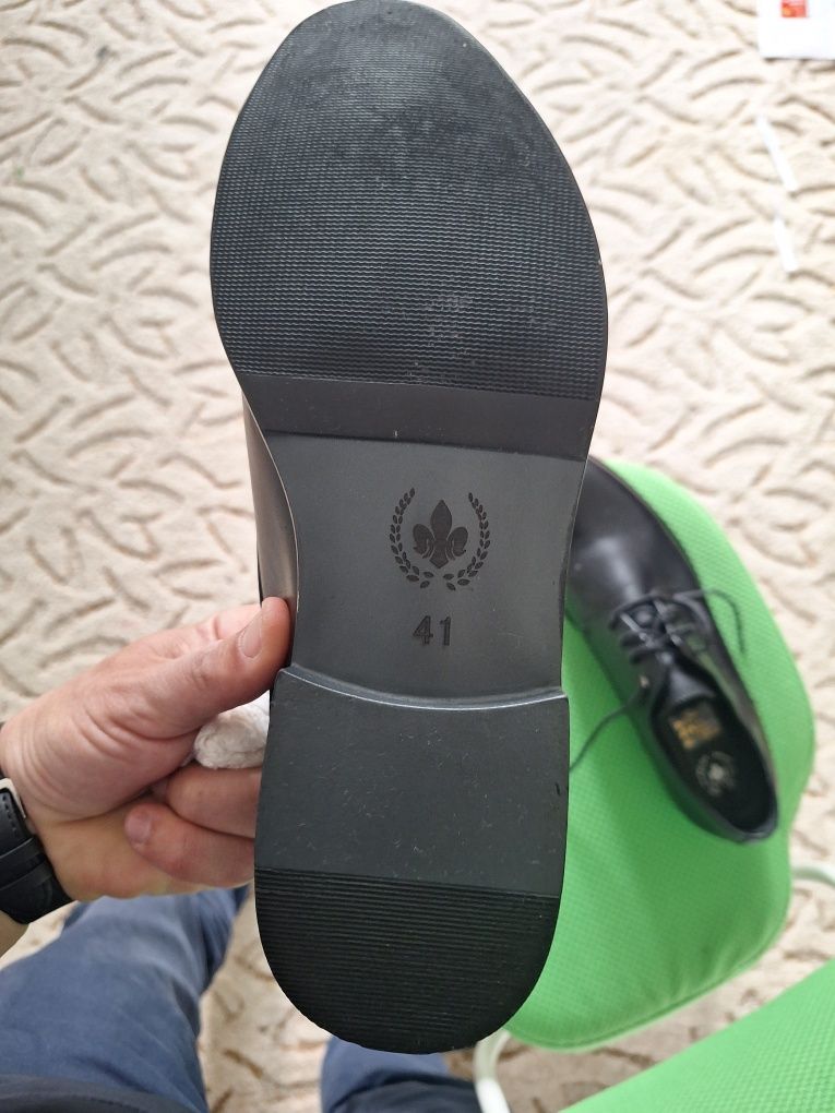 Pantofi eleganți Rieker noi.