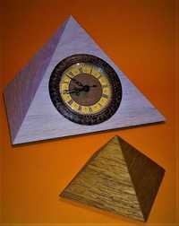 Часовник Пирамида