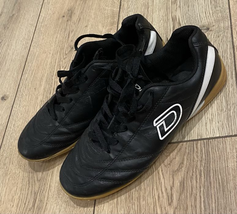 Футзалки DEMIX размер 40 (Б/У)