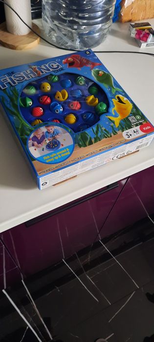 Детска игра с ловене на рибки