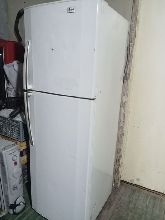 Lg холодильник рабочая продается