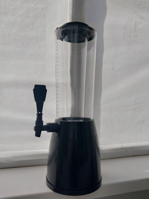 Диспенсер для пива и лемонада.