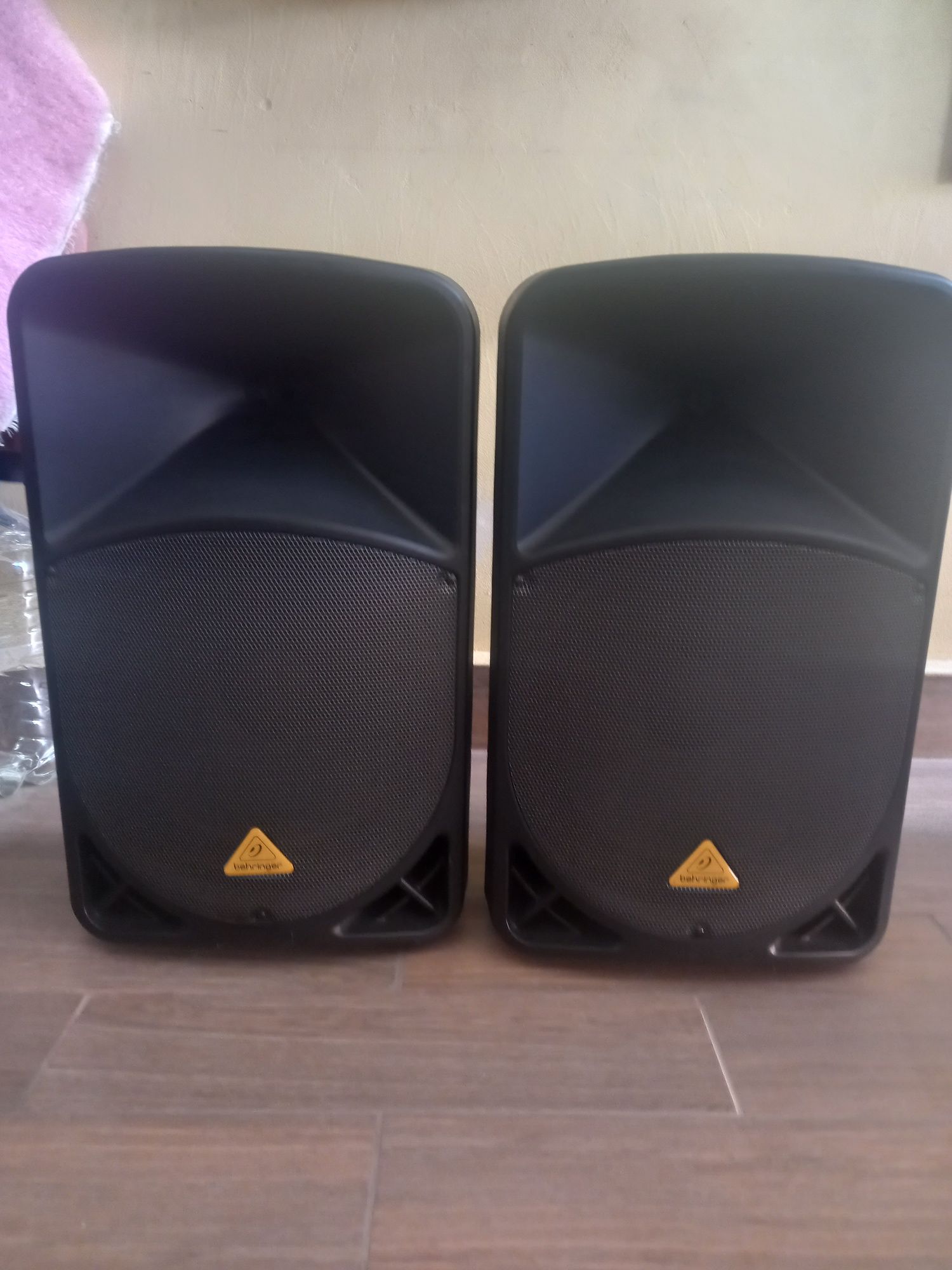 Активни тонколони Behringer B115 MP3, 15 инчови, 1000вата пик, 500 rms