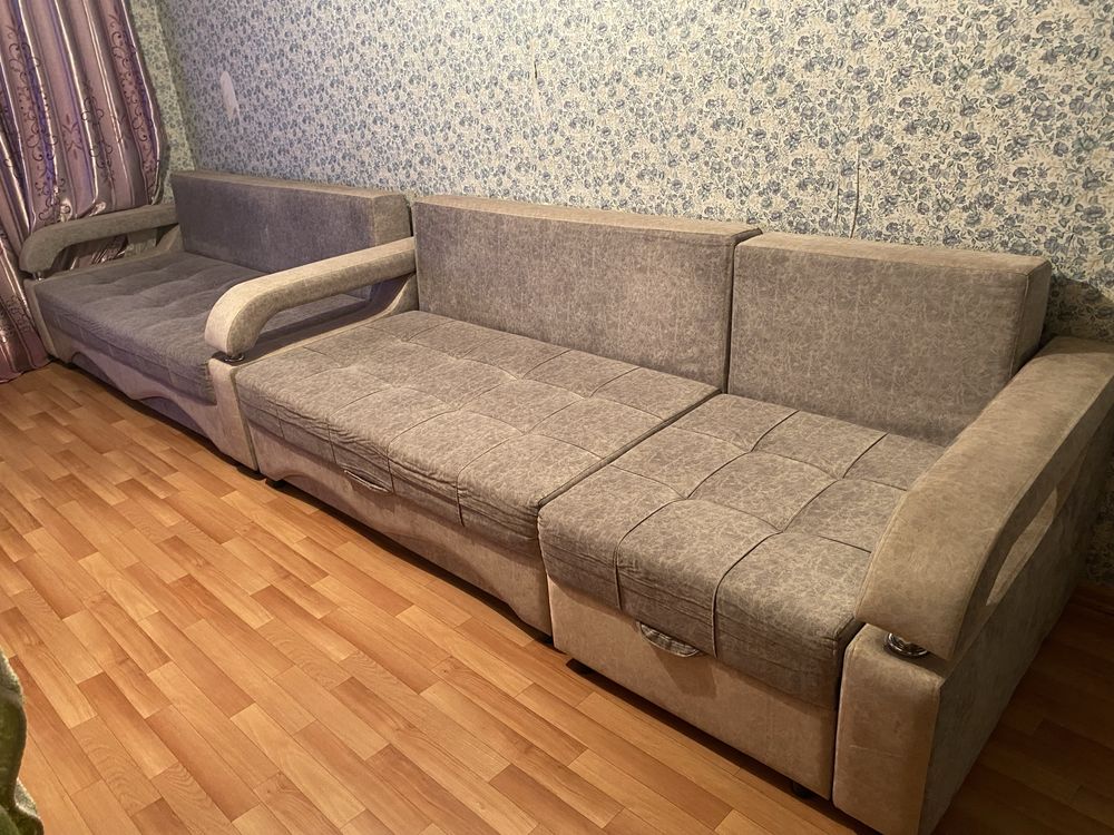 Продам диван тройка, раскладной.