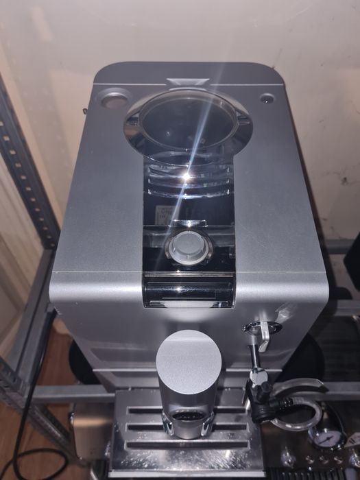 Espressor aparat cafea boabe, macinata Jura Xs95 OneTouch si Jura Ena5