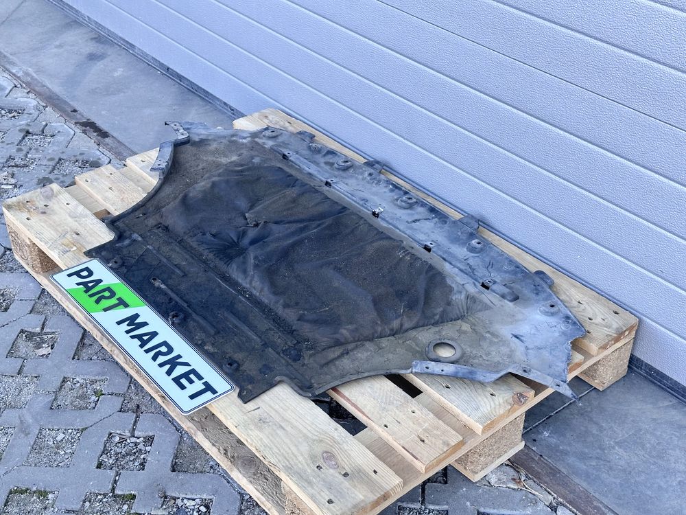 Кора под двигател AUDI Q5 SQ5 8R1863821B