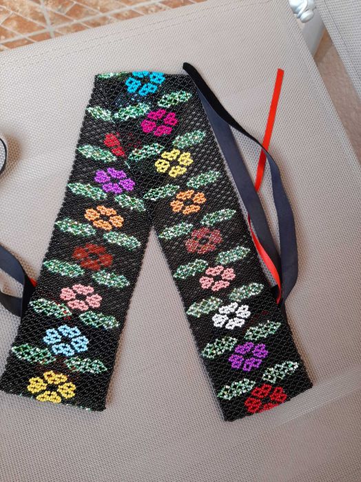 Cordon din mărgeluțe de sticlă