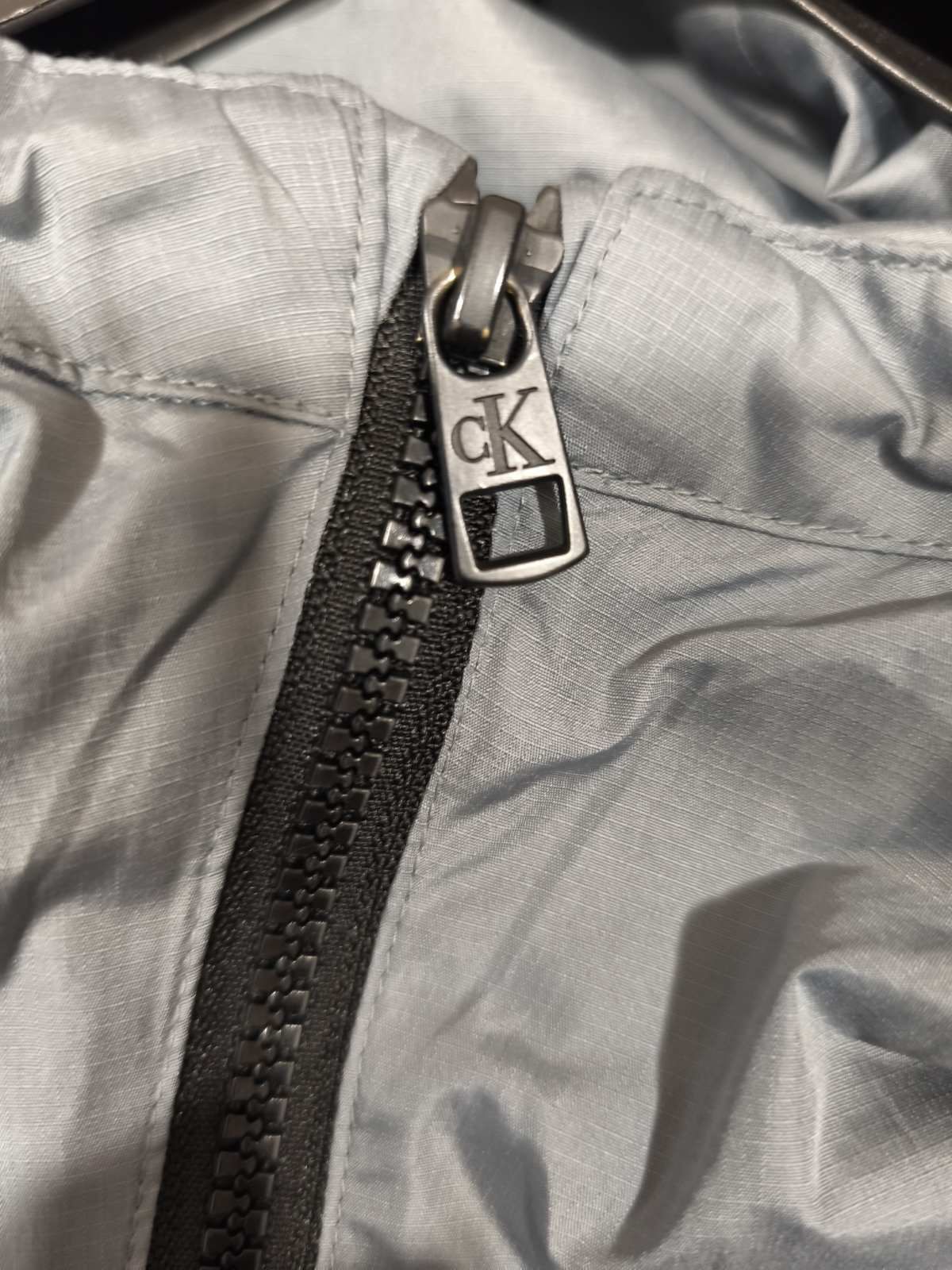 Яке Calvin Klein