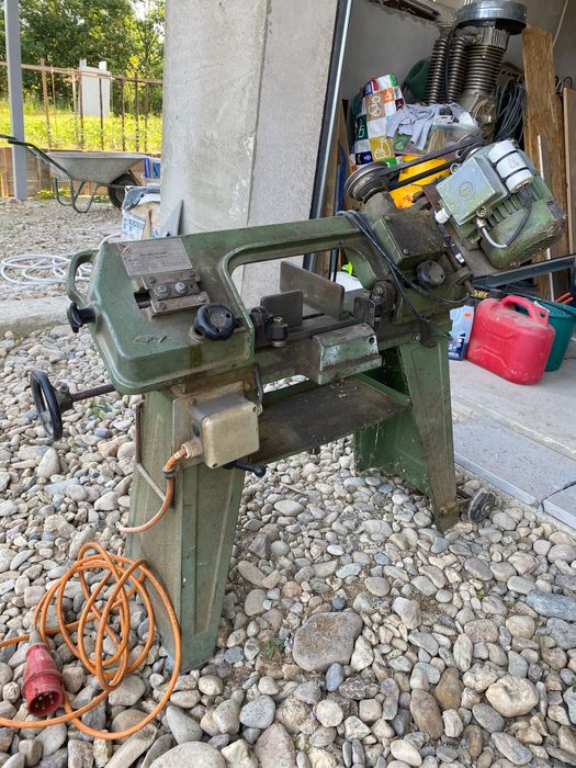 Fierastrau pentru metal cu banda 600 lei negociabil