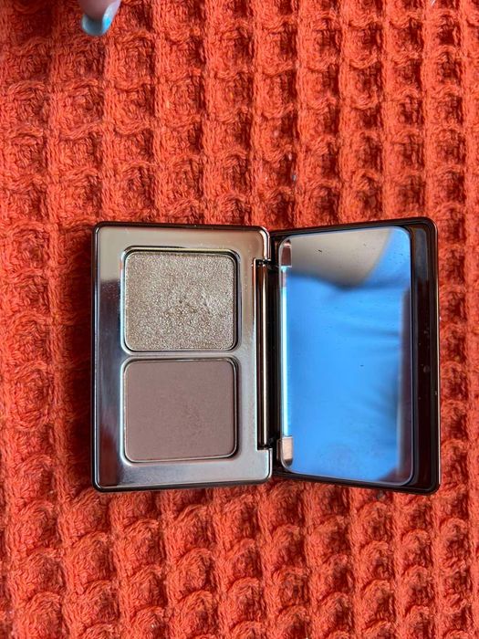 Бронзанти за flawless грим визия