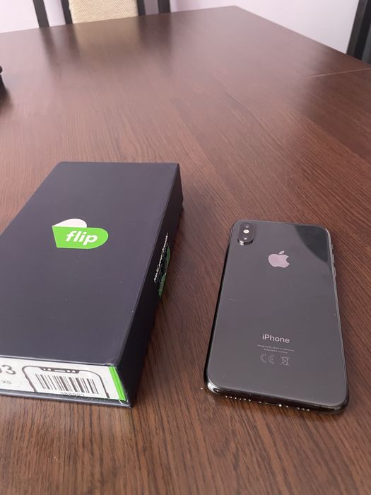 Iphone XS + подарък 4 калъфа
