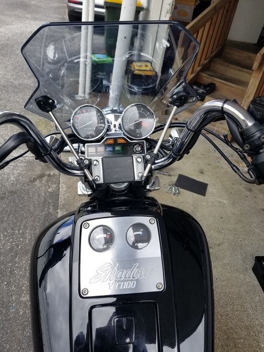 Универсална слюда за мотор мотоциклет