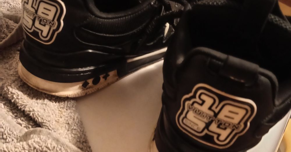 LV skates purtate de 3 ori