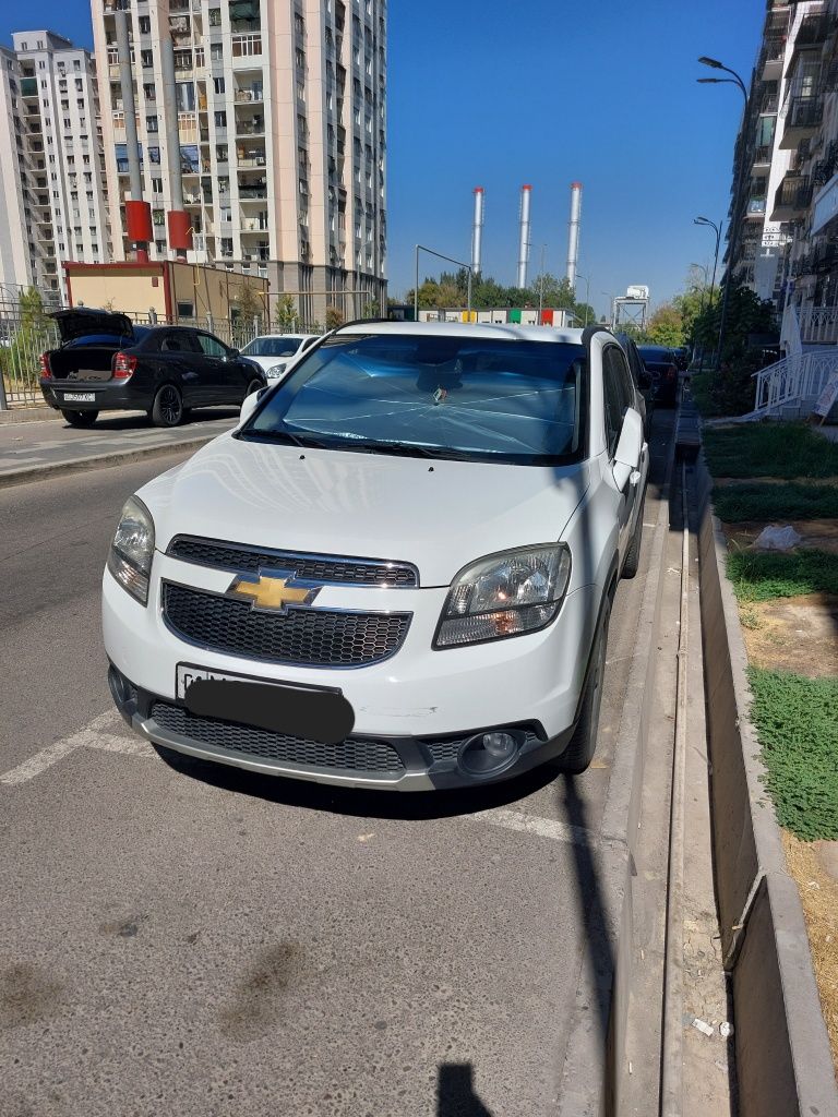 Продаётся Chevrolet Orlando 2014 г. в.