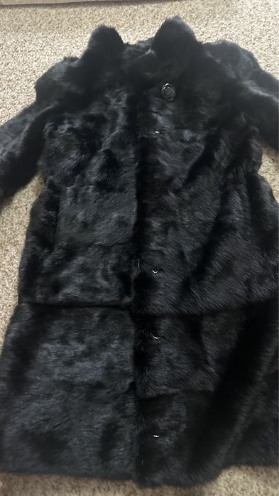 Продам норкувую шубу черный бриллиант