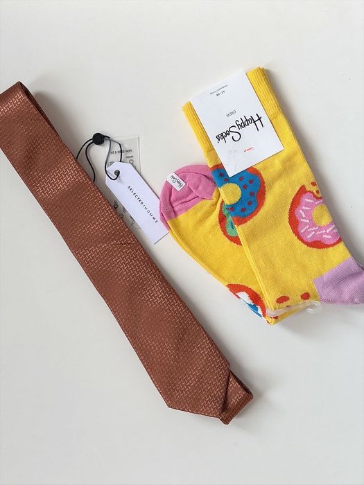 Нова мъжка слим вратовръзка Selected & подарък нови чорапи Happy socks