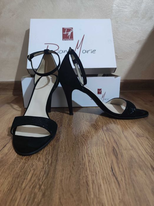 Sandale negre cu toc - Diane Marie