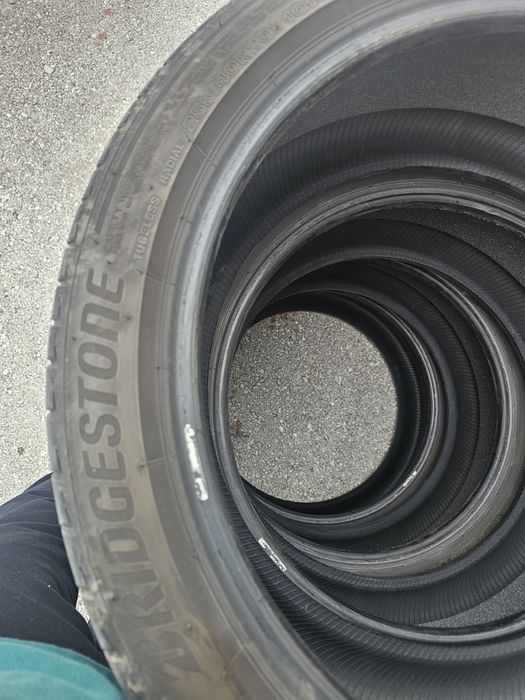 Гуми 4бр. Bridgestone 255/40 R20 101Y
