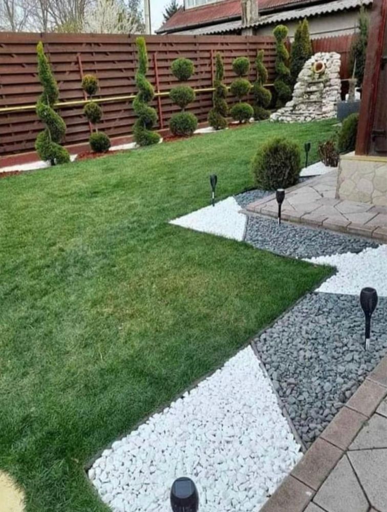 Plante ornamentale diferite specii.tuia. Gazon rulou.piatra.amenjari