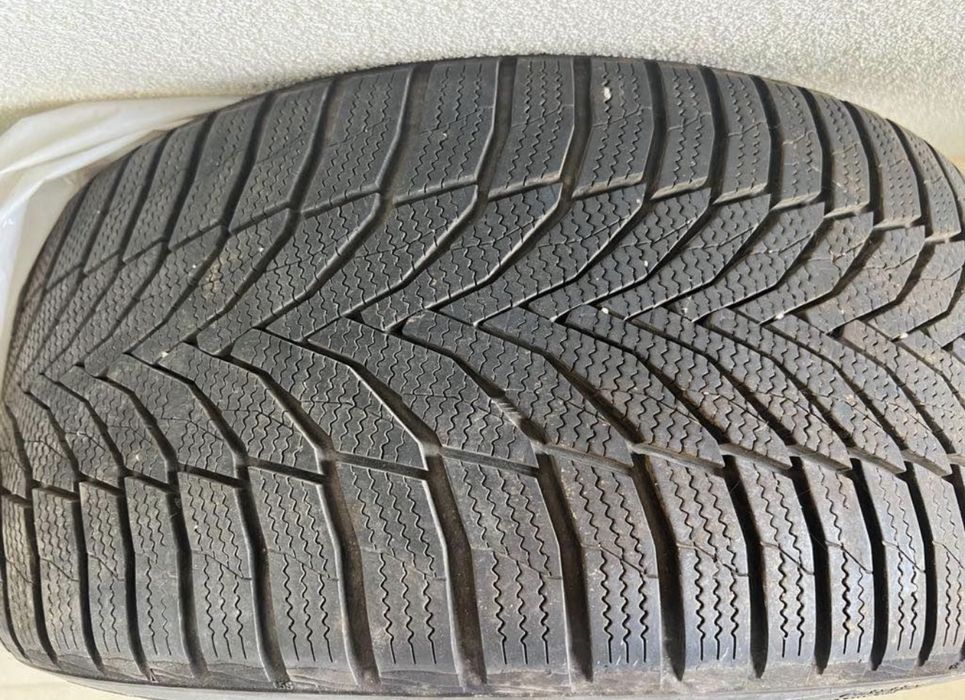 Зимни гуми Нексен 255/35/19 225/40/29