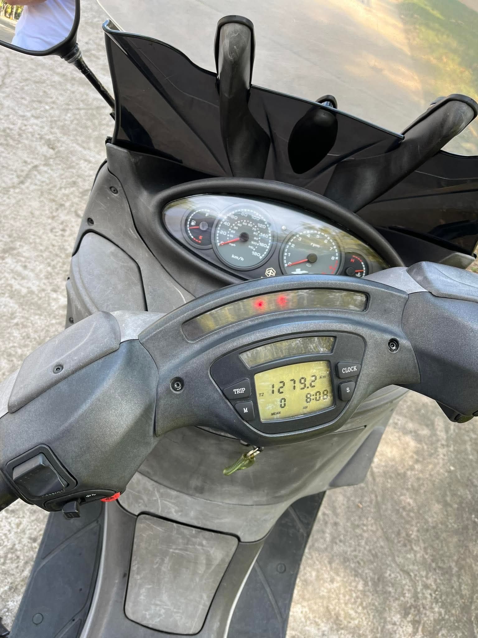 Скутер PIAGGIO X9 500