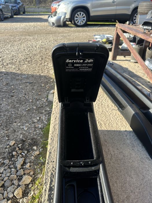 Подлакътник/Централна конзола за Мерцедес W203 C classe