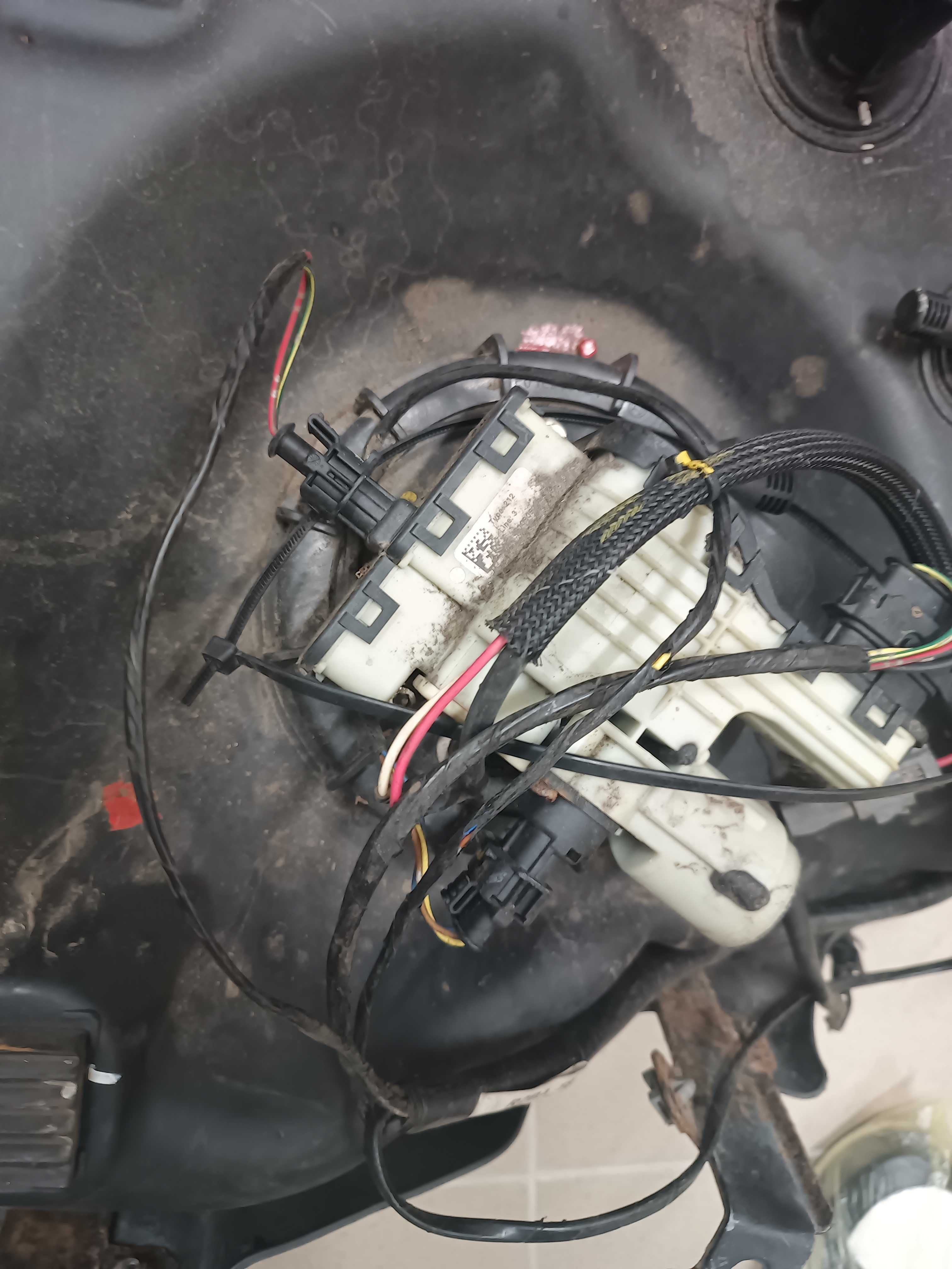 AdBlue Mazda CX 7 2.2 CITD 173 КС 09-12 резервоар