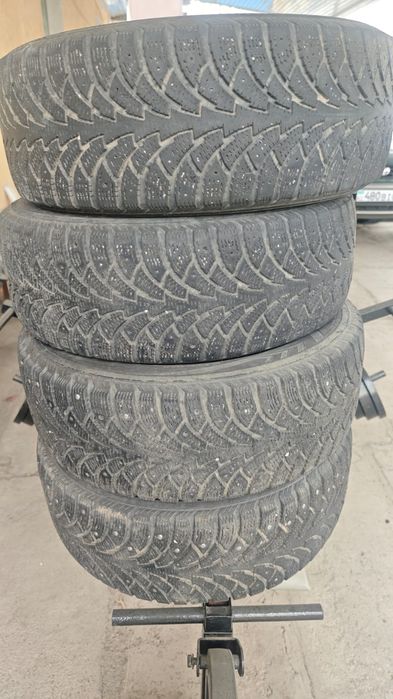 Продам шины комплект