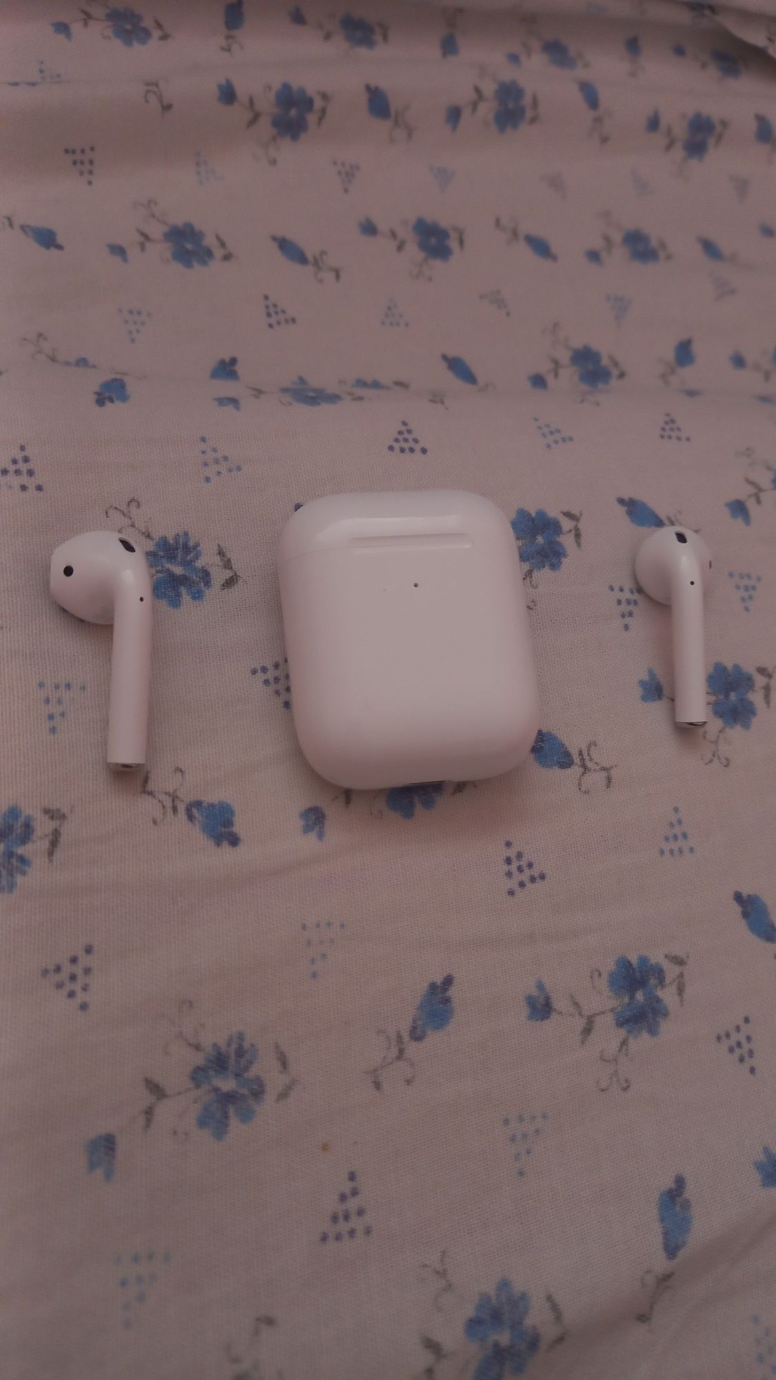 Airpods  айрподс