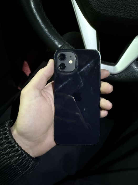 Iphone 12 без ремонта, без царапины, емкость 81%