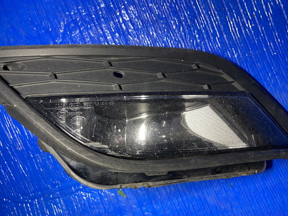 Proiector SEAT TOLEDO 4 2012 - 2019 grila proiector stanga
