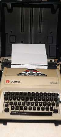 Mașină de scris Olympia Carina funcțională