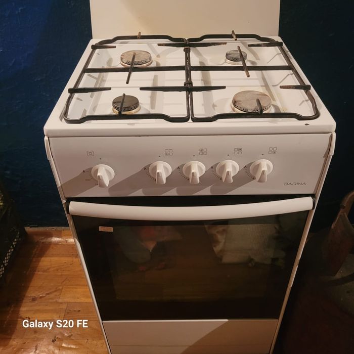 Продам газовую плиту