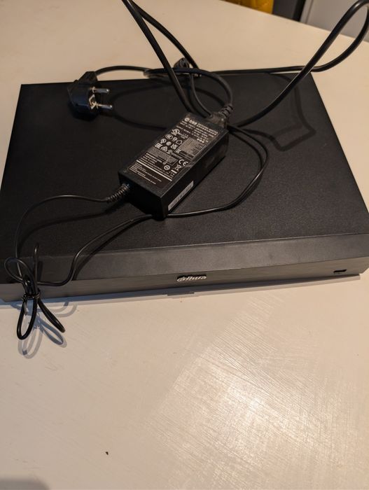 NVR Dahua 4 canale cu Hard Disk 1TB inclus