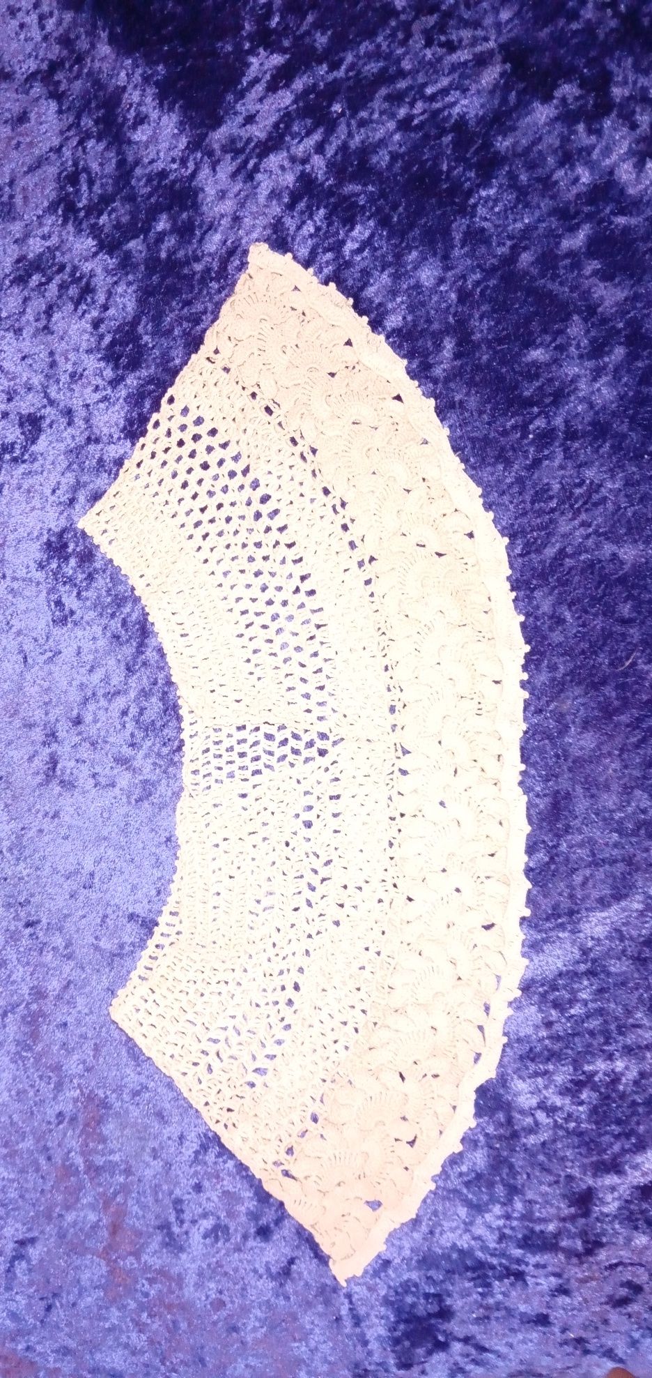 Карета,кърпички орнаменти на една кука за чаршафи