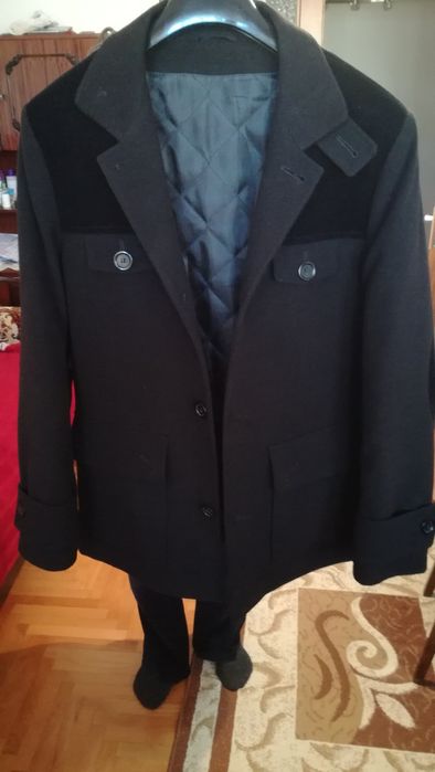 Vand geaca-sacou noua din stofa lana