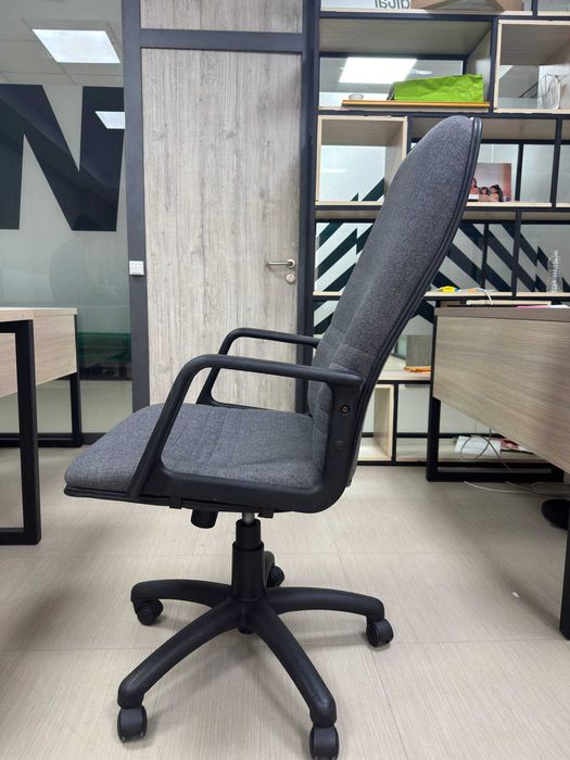 Офисные кресла Б/У для персонала H307 офисное, ткань серый