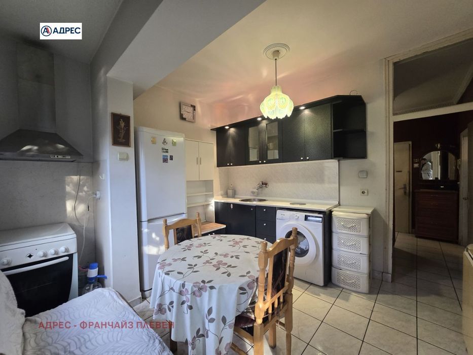 Продава се Двустаен апартамент в Плевен, Сторгозия - 60 кв.м за 1417 €/кв.м - Снимка #1