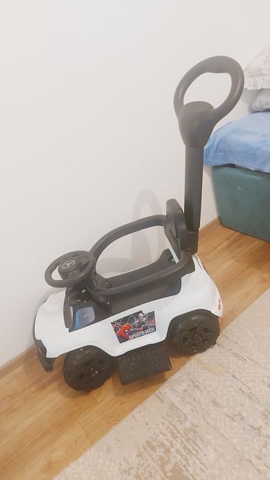 Продам детскую машину