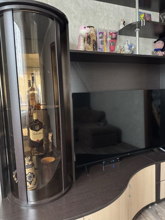 Продам красивую стенку. 100 000