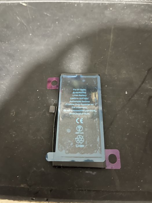 Baterie 100% iphone 12 mini