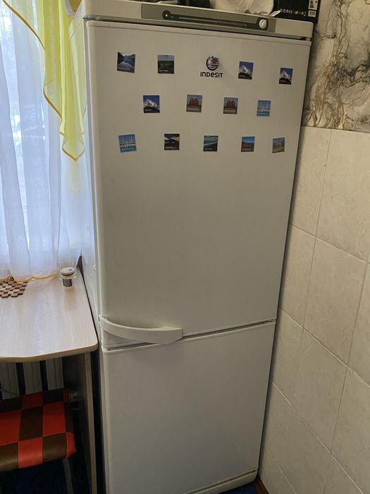 Продам холодильник